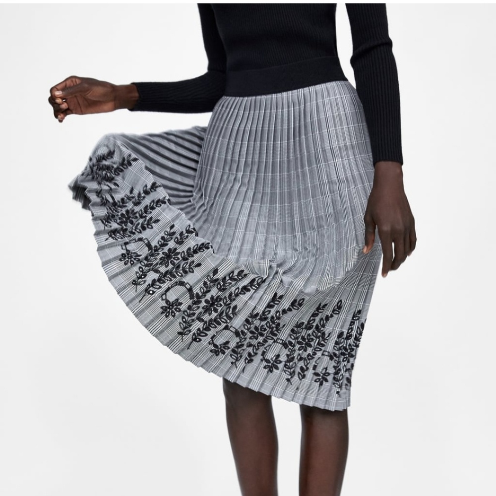 Pleated plaid skirt